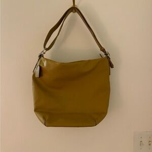 Coach leather shoulder bag tan buckle strap